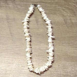 Shell Chips White Necklace